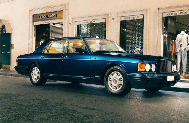 Рідкісний Bentley Джорджо Армані 1996 року виставили на аукціон у Монако