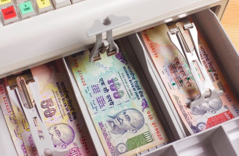 Росія не може позбутися накопичених в Індії рупій