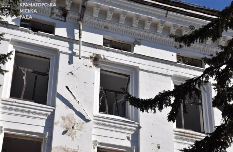 Росіяни скинули чотири бомби на центр Краматорська