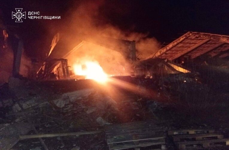 Росіяни вдарили по зерносховищу на Чернігівщині