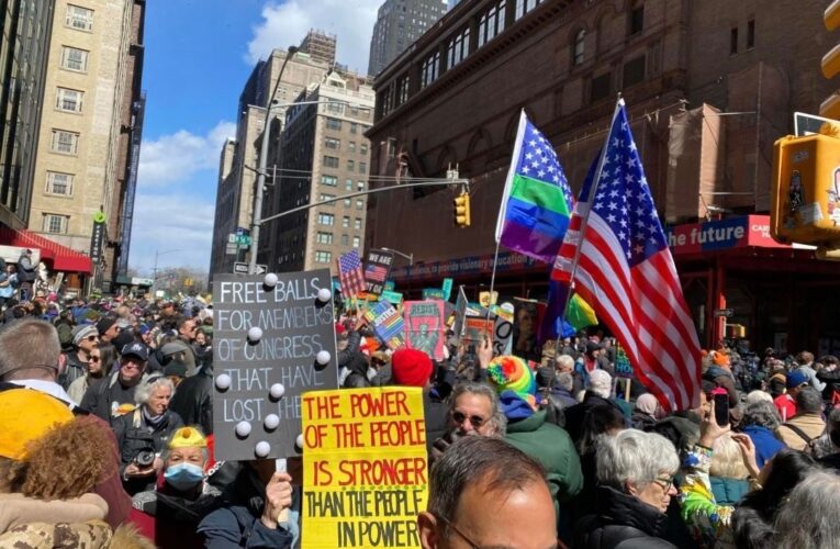 США охопили масові протести проти політики Трампа