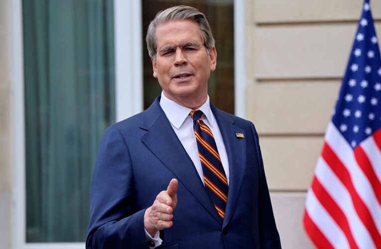 США свідомо дозволяють іранським танкерам проходити Ормузську протоку