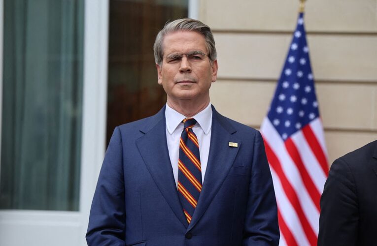 США заявили про збільшення потоку суден в Ормузькій протоці