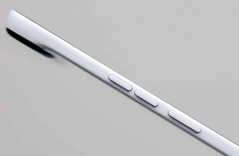 TECNO показала найтонший у світі смартфон Slim 2