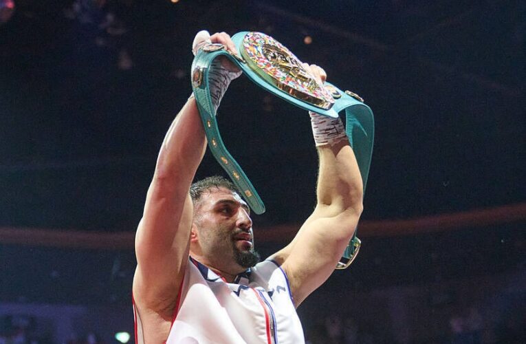 Тимчасовий чемпіон WBC прокоментував відмову Усика від бою