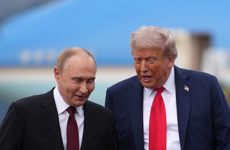 Трамп довіряє Путіну “більше, ніж союзникам” – ЗМІ