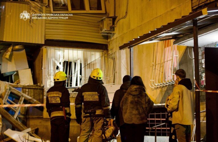 У Дніпрі пошкоджено вісім багатоповерхівок