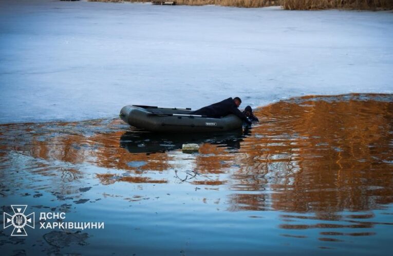У Харкові двоє дітей загинули, провалившись під кригу