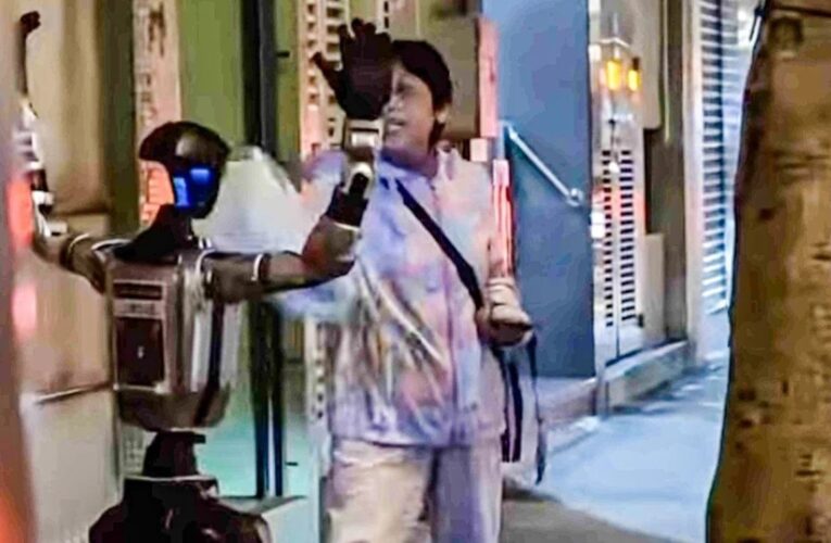 У Китаї поліція заарештувала людиноподібного робота