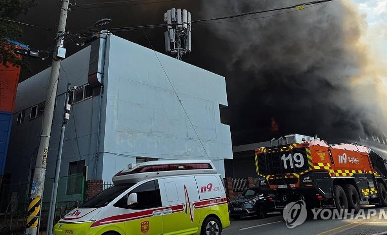 У Південній Кореї сталася пожежа на заводі, десятки постраждалих