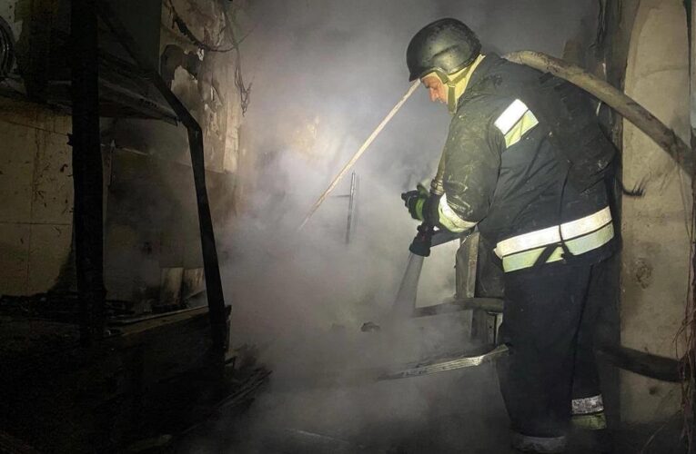 У Запоріжжі після удару росіян загорілась АЗС