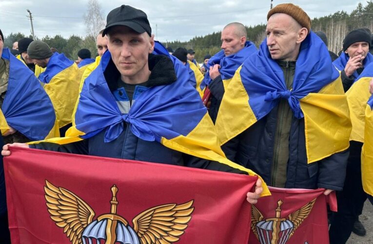 Україна повернула з полону 302 воїнів і цивільних