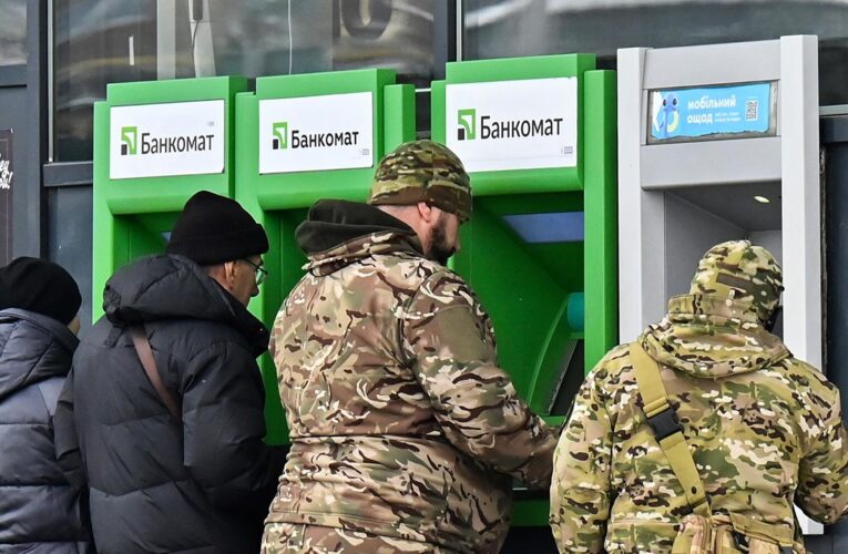 Українці торік одержали $8 млрд грошових переказів