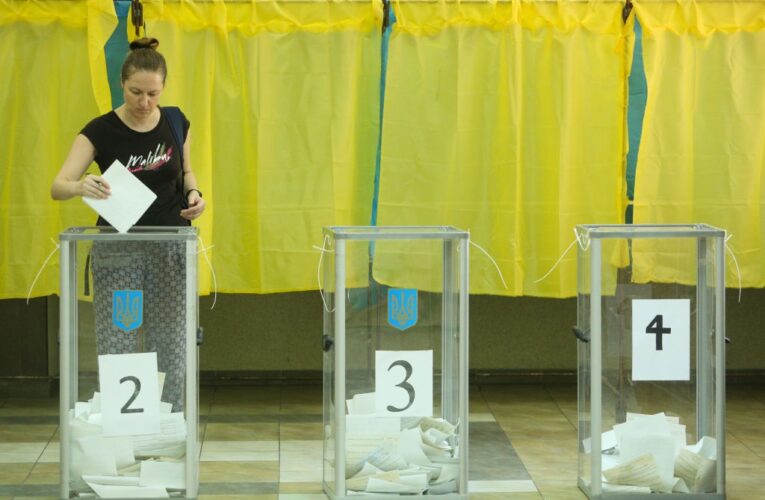 Українці відповіли, чи готові взяти участь у повоєнних виборах