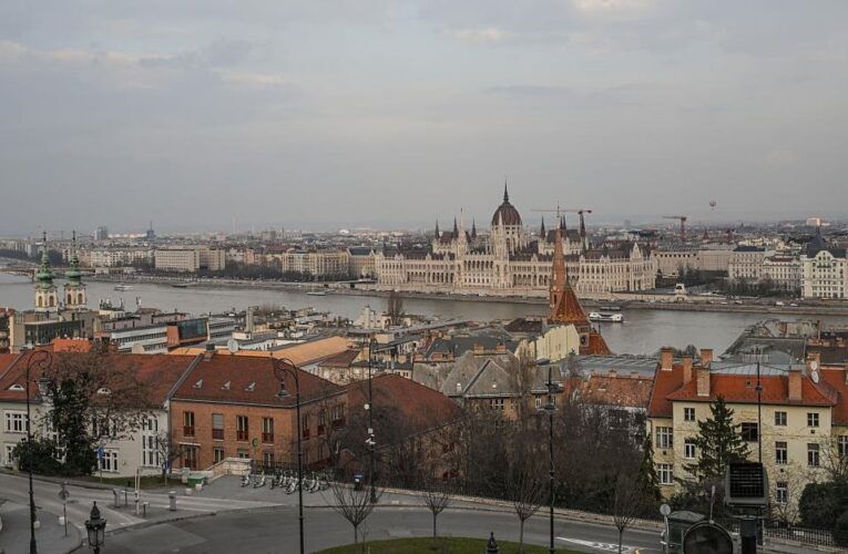 Українців закликали утриматися від поїздок до Угорщини