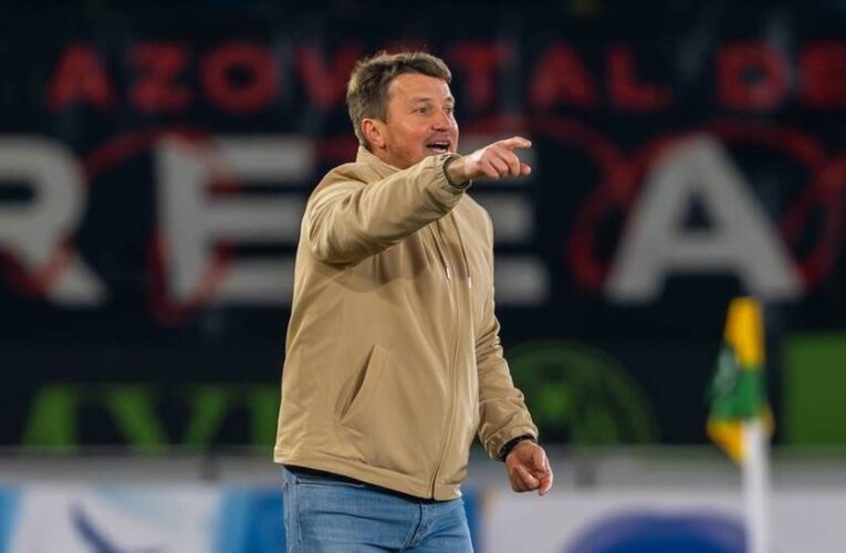 УПЛ визначила найкращого тренера та футболіста 20-го туру