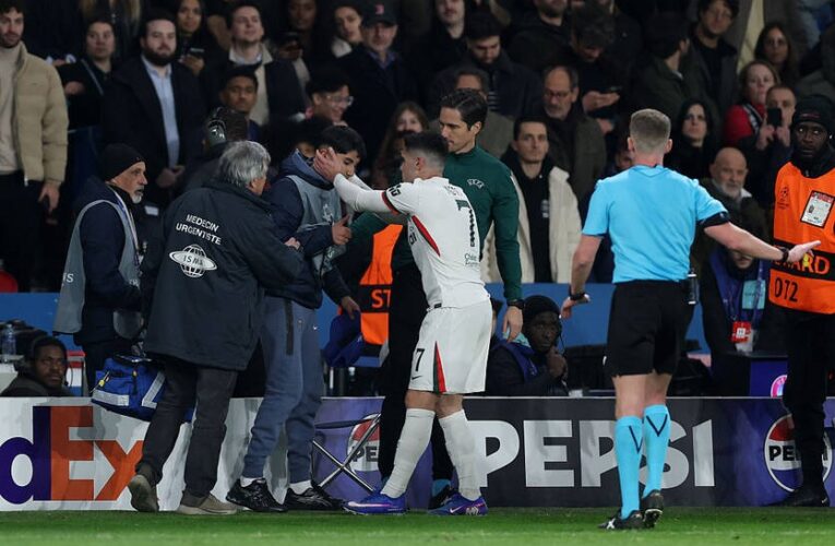 УЄФА покарає: Педру Нету понахабнів щодо бол-боя і дав натомість футболку