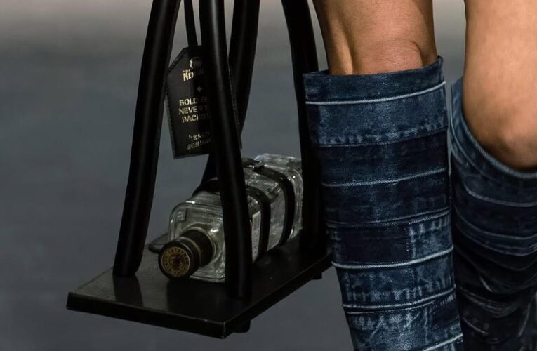 В Україні випустили сумку-тримач для алкоголю