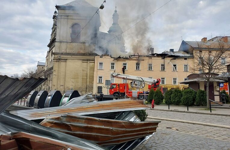 В ЮНЕСКО прокоментували удар по центру Львова