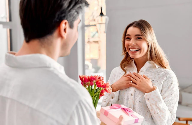 Як світ відзначає 8 березня від Парижа до Ханоя