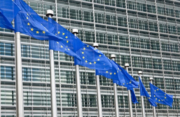 Європарламентарі схвалили зниження мит на американські товари
