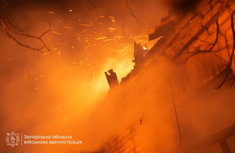 Запоріжжя у вогні: пошкоджені будинки, є поранені