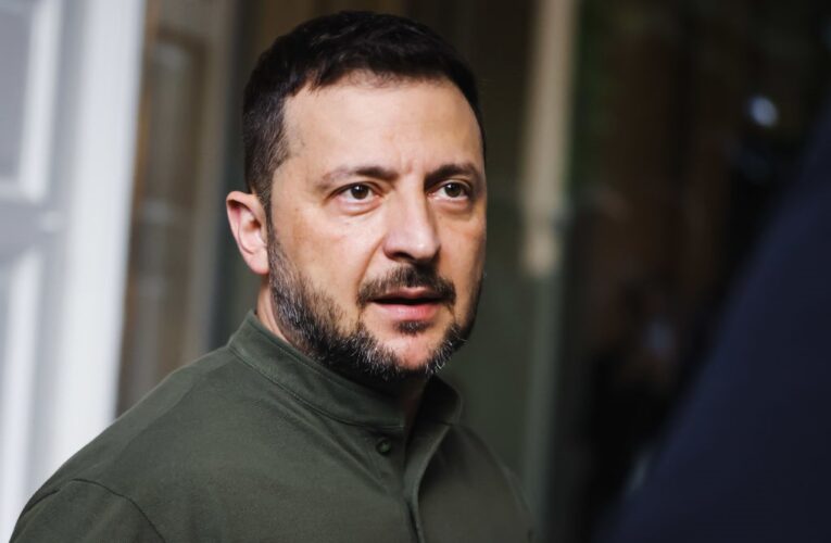 Зеленський анонсував розмову з командою Трампа