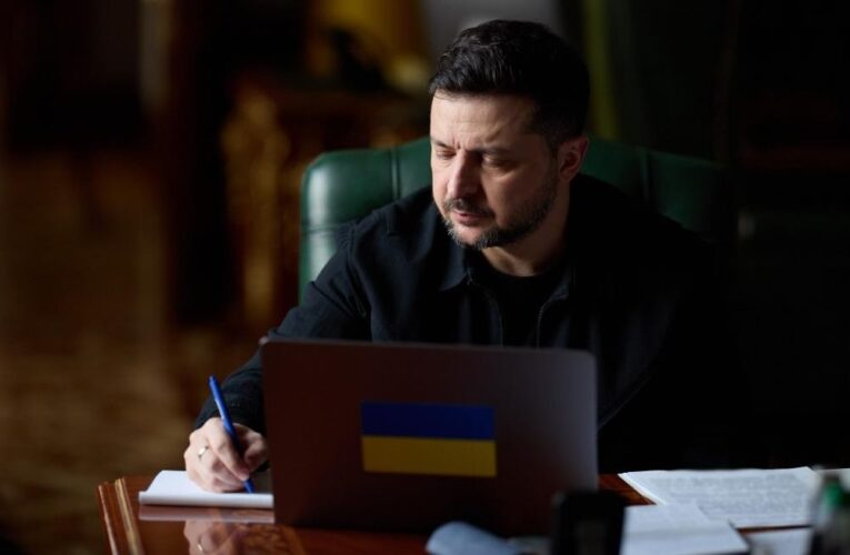 Зеленський обговорив із Мерцом мирні переговори