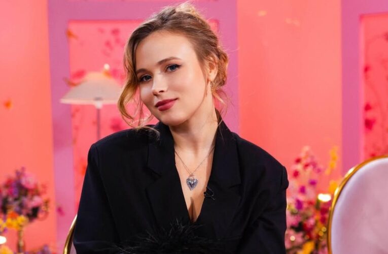 Зірка Сватів замилувала кадрами з донькою