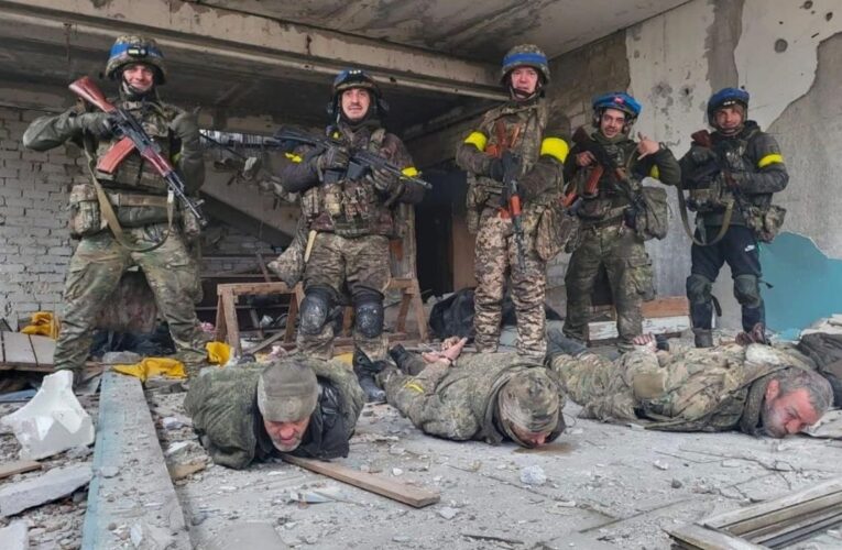 ЗСУ полонили росіян, які намагались встановити прапор РФ на Харківщині