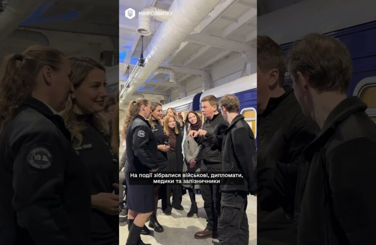 Укрзалізниця відзначила четверту річницю запуску медичних евакуаційних вагонів.