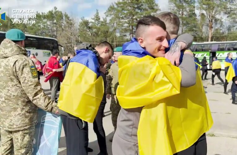 СБУ показала ексклюзивне відео з обміну полоненими 24 квітня