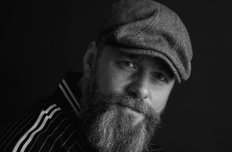 Актор-військовий підтвердив розлучення з дружиною після 11 років шлюбу