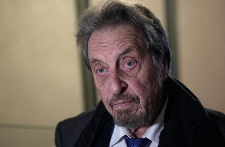 Батько Ілона Маска озвучив кількість біткоїнів у гаманцях сина