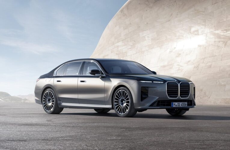 BMW оновила флагманський седан 7 Series