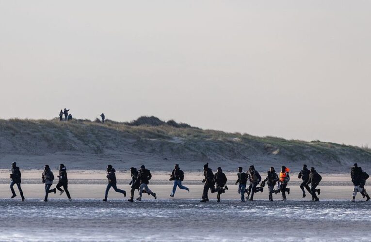 Британія та Франція уклали нову угоду про стримування потоків нелегалів