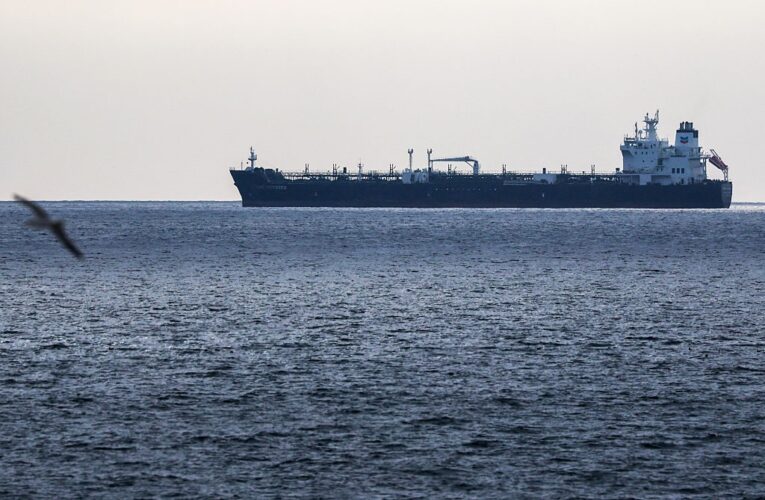 Через Ормузьку протоку пройшов російський танкер