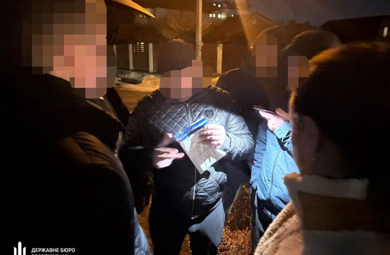 Чиновник-хабарник перерахує 1,5 млн грн на ЗСУ – ДБР