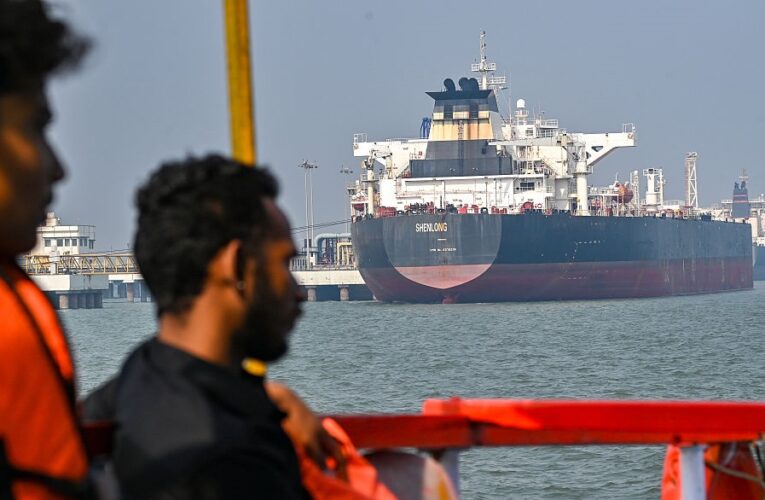 Індія відновила закупівлю нафти у Венесуели