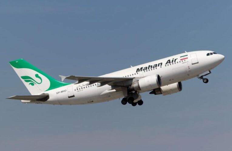 Іран частково відкрив повітряний простір для авіарейсів