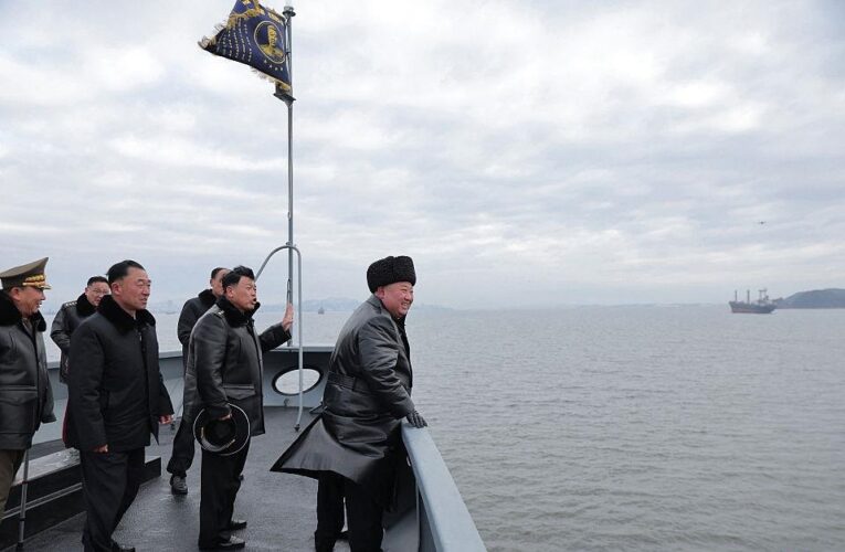 Кім Чен Ин спостерігав за запуском ракет з нового есмінця