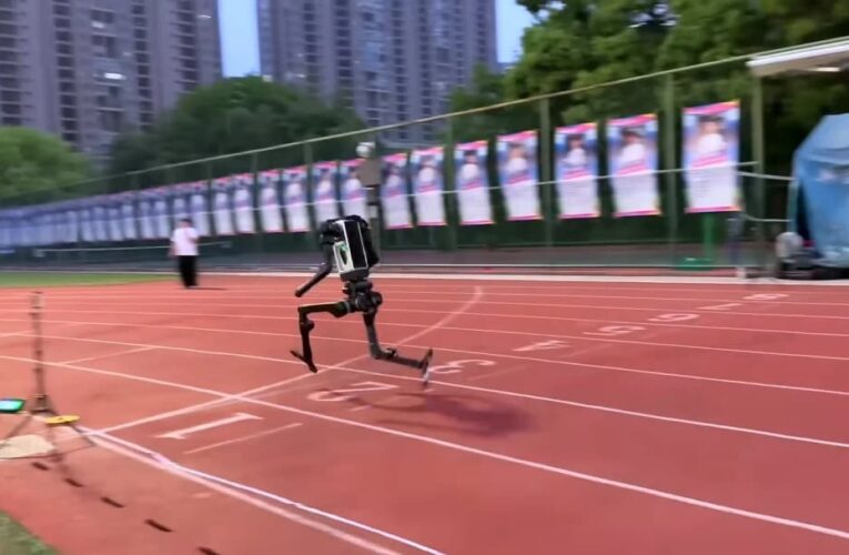Китайський робот наблизився до рекорду швидкості Усейна Болта