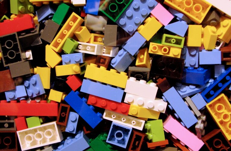 LEGO випустив вірусний ролик із Роналду, Мессі та Мбаппе