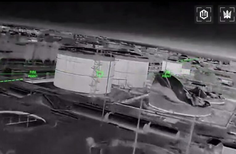 Мадяр показав удари по нафтобазі в Феодосії
