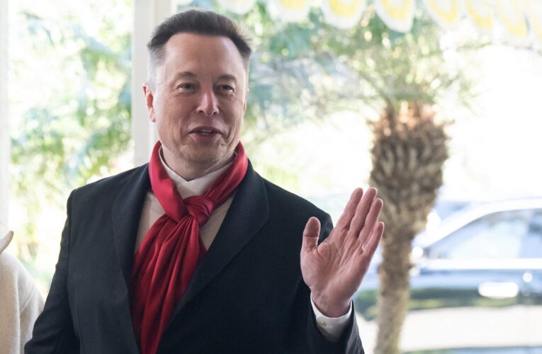 Маск заявив, що владу в Угорщині “захопив” Сорос