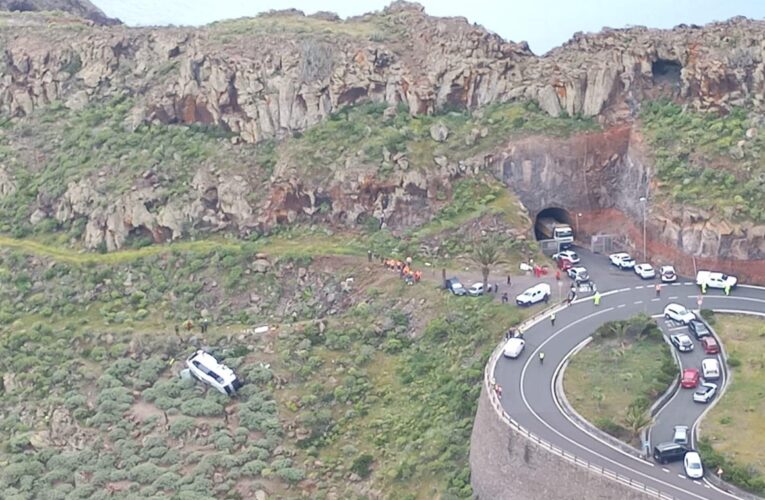 На Канарах перекинувся автобус з туристами, є жертви