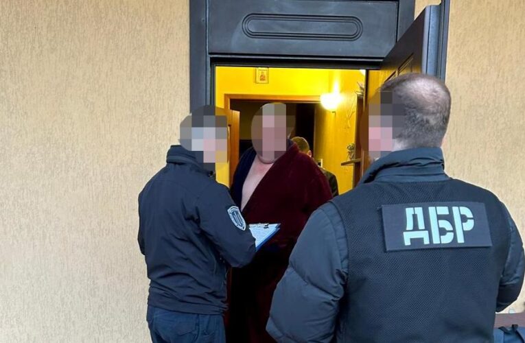 На Хмельниччині чоловік за гроші “знімав з розшуку” ухилянтів