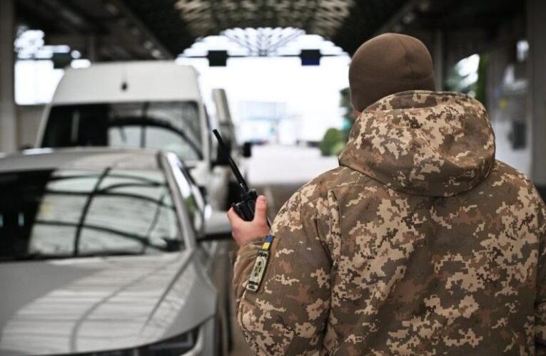 На кордоні України з Польщею утворились черги