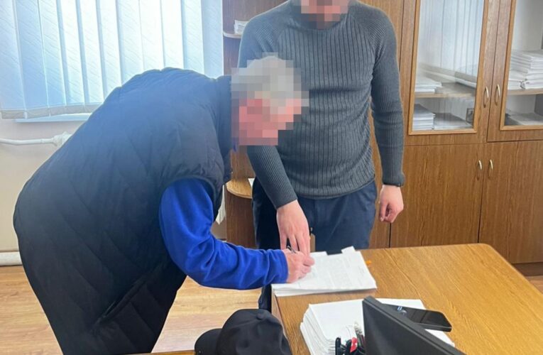 На Львівщині підприємець 23 роки утримував однокласника як “раба”