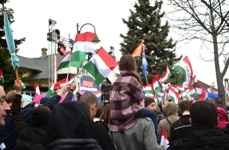 На виборах в Угорщині рекордна кількість охочих голосувати за кордоном